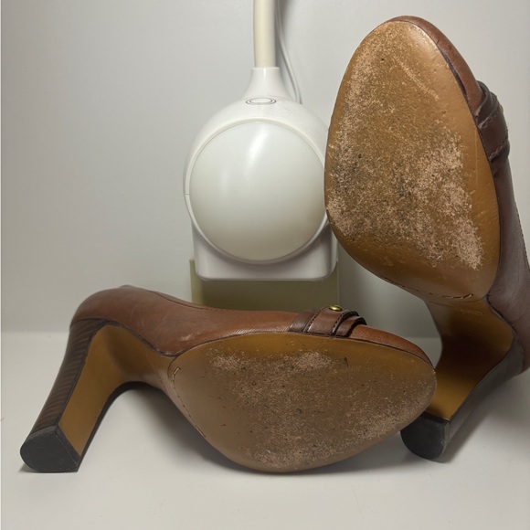 Coach - “Desaree”; Leather 3” Heel Pum; Sz 7M - Picture 5 of 5
